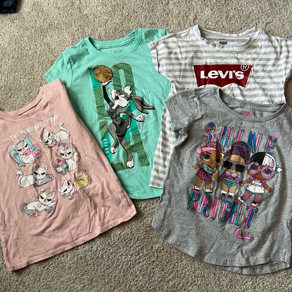 Variety girls, T-shirts.
